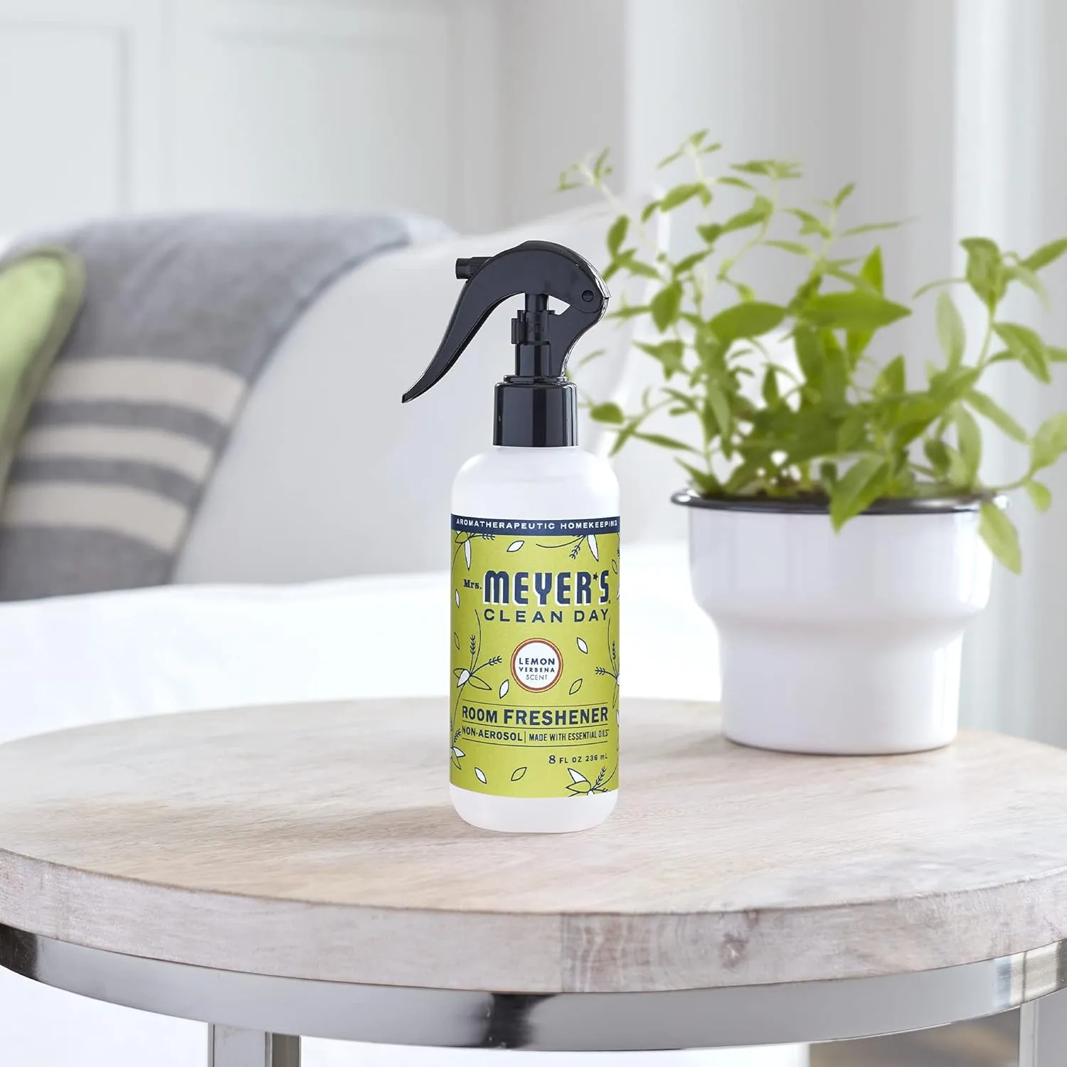 MRS. MEYER'S CLEAN DAY Lemon Verbena Air Freshener Spray for Bathrooms, Aromatherapeutic Homekeeping with Essential Oils, Non-Aerosol, Garden-Inspired Scent, 8 fl oz (Pack of 1)